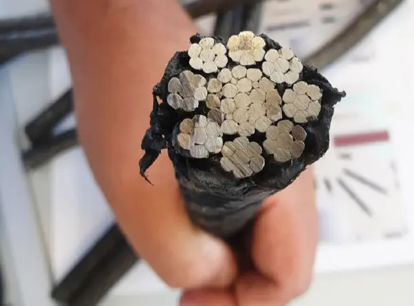 Non destructuíve testing (NDT) illustration picture - cross section of wires