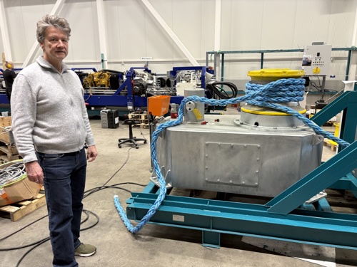 Rolf Tomassen in the test and assembly bay